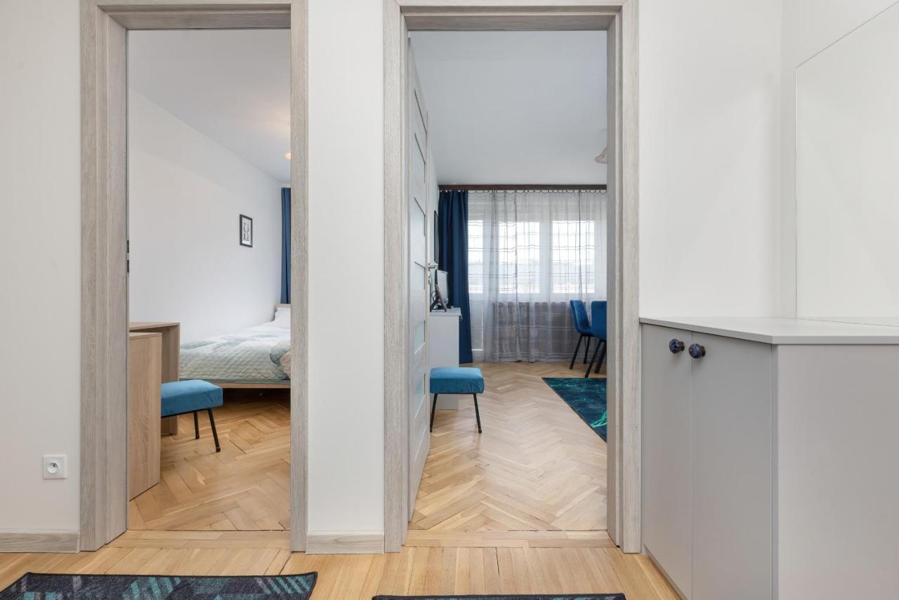 Cozy And Comfortable Wola Apartment By Noclegi Renters Warsaw Exterior photo
