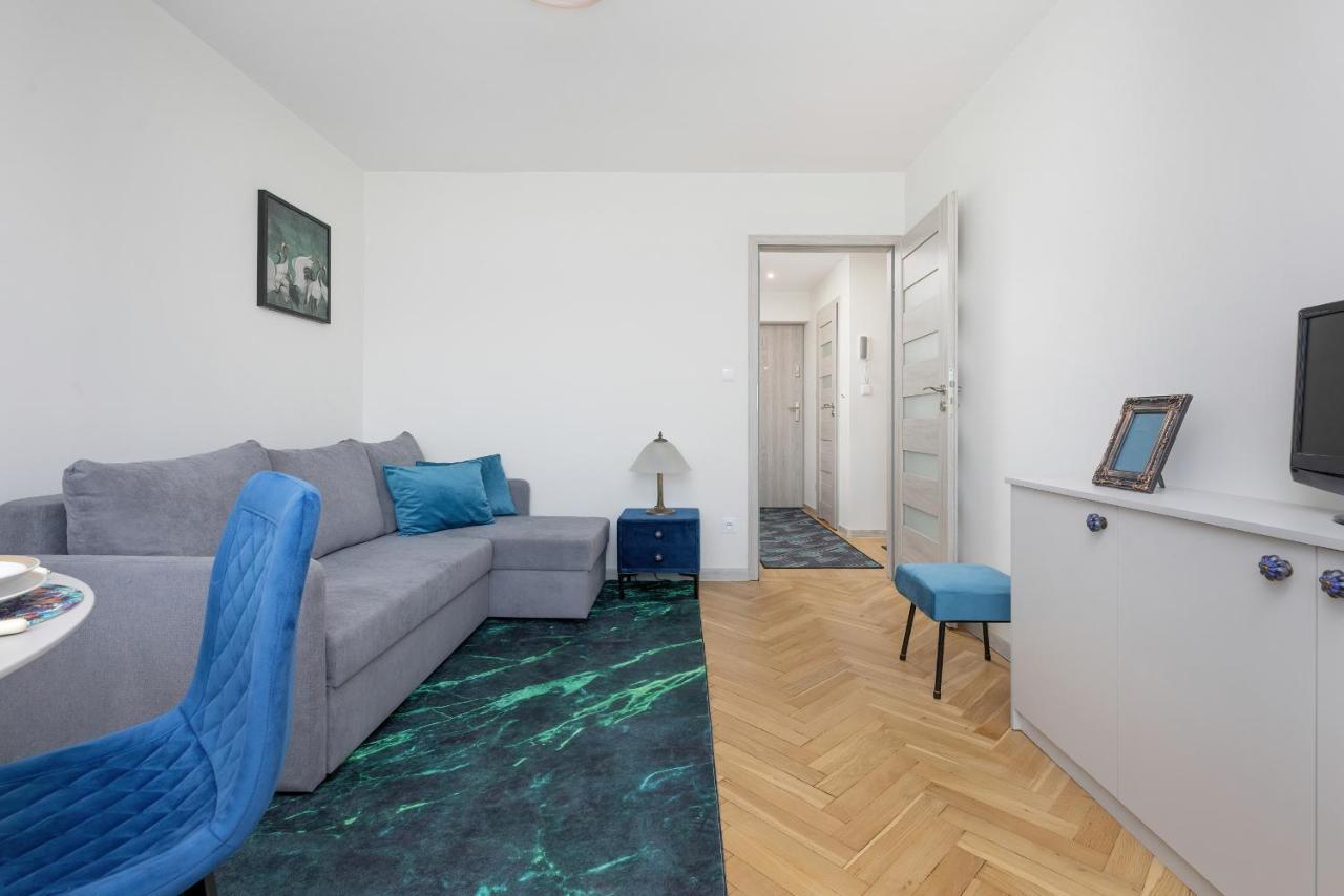 Cozy And Comfortable Wola Apartment By Noclegi Renters Warsaw Exterior photo